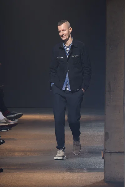 Look 48